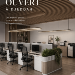 Bureau moderne open space à Jeddah avec des couleurs vives et un éclairage naturel.