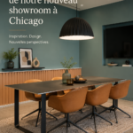 Vue d'ensemble du nouveau showroom à Chicago, avec des meubles modernes et une atmosphère accueillante.