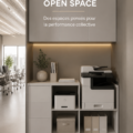 Aménagement d'un bureau open space moderne avec des espaces collaboratifs et des zones de travail individuels.