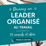 Une femme d'affaires souriante dans un bureau organisé, illustrant les conseils pour être un leader plus efficace.