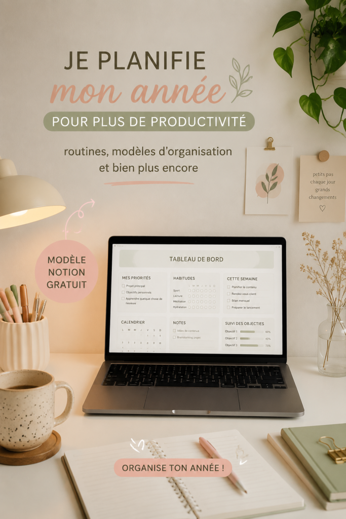 Femme souriante regardant un calendrier en planifiant son année