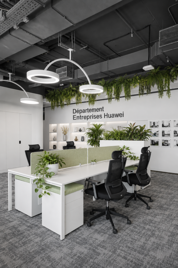 Bureau moderne équipé de technologies Huawei pour les entreprises