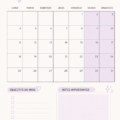 Un calendrier 2026 sur un bureau avec des notes et des stylos.