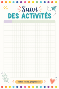 Femme gérant un registre d'activités sur une tablette, en train de noter des tâches.
